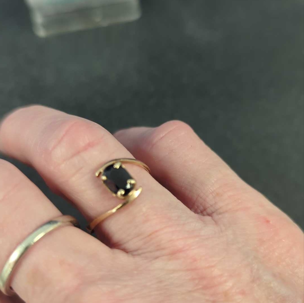 10k Sapphire ring 💍